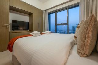 Stunning 1 Bedroom Panoramic Views at Burj Royale - 1