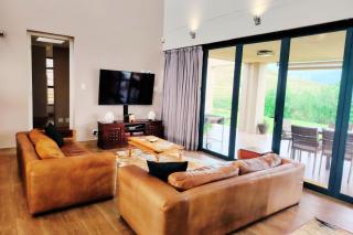 Dierama Dream, Cathkin Estates - 4 adults and 2 children, 12 years or younger - 7