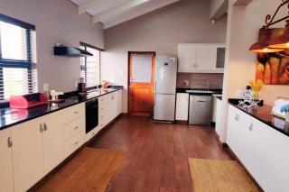 Dierama Dream, Cathkin Estates - 4 adults and 2 children, 12 years or younger - 3