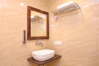 Hotel Samrat - On Mall Road - 1