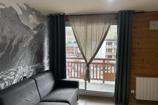 Studio with mountain view balcony - 9