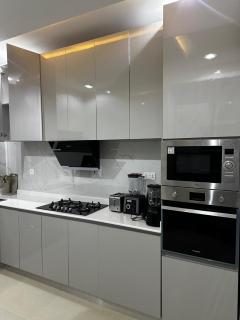 Luxury Modern Apartment - 7