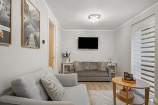 Milton Keynes 3BR,Spacious Home, Sleeps 5, Families Stays, Free Parking - 0