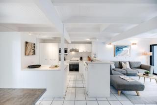 Villa One Immaculate Townhouse in Noosa Heads - 4