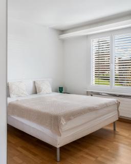 EXQUIS Design 3-Room Apartment KNOLL I Zurich Lake View I Balcony I Family-Friendly - 1