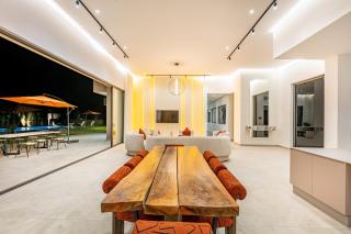 Spacious villa with jacuzzi and activities - 8