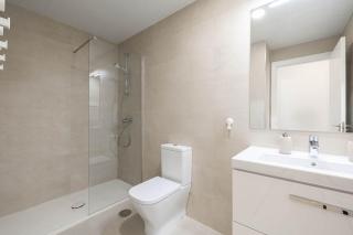 High-rise apartment with views - 6