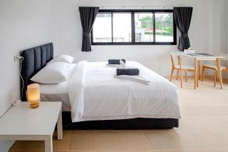 Stay White Orchid - 2