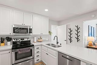 St Anton Getaway Shared BBQ Pool & Hot Tub - 1