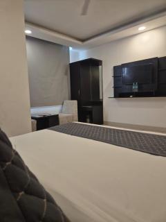 Hotel Raveena 12 - 2