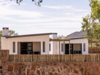 Nauams Namibia - Farmyard Chalets, Mountain Cabins and Campsite - 4