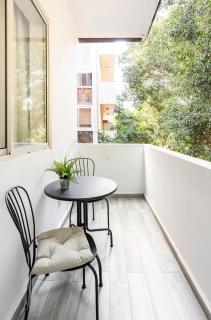 Rothschild and Shenkin Stylish Bauhaus Retreat - 4