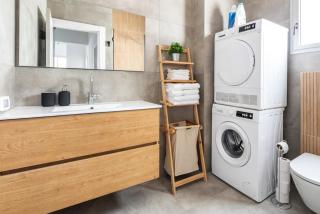 Rothschild and Shenkin Stylish Bauhaus Retreat - 1