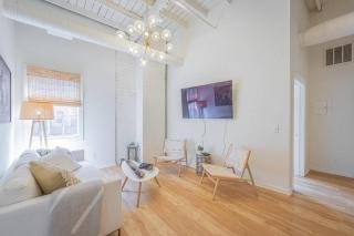 Darlin Downtown Dawghouse - 1