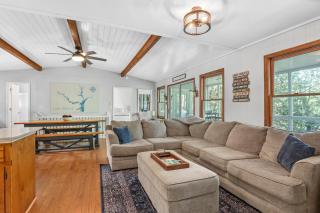 Milltown Cove Escape on Lake Hartwell - 1