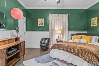 Lenoir Cottage w covered patio and fire pit - 7