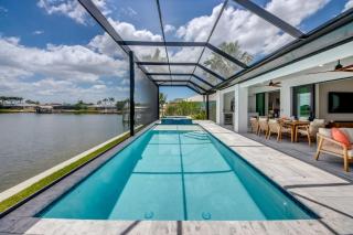 CoralVilla Florida Orange - new villa at 8 lakes with pool, hot tub - 8