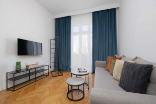 Spacious and Elegant Apartment in Warsaw with Parking Near PGE by Noclegi Renters - 6