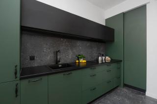 Spacious and Elegant Apartment in Warsaw with Parking Near PGE by Noclegi Renters - 2