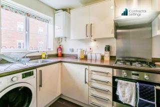 3 Bedroom Contractor House By Your Lettings Short Lets & Serviced Accommodation Peterborough With Free WiFi and Parking - 2