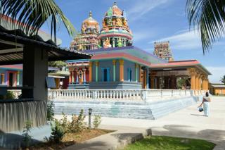 Feringghi Stay Iinn - 1