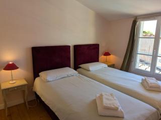 Gîte familial avec piscine chauffée, jardin privé et équipements bébé en pleine propriété viticole. - FR-1-653-18 - 1