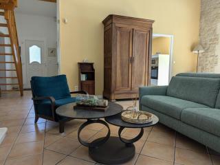 Gîte familial avec piscine chauffée, jardin clos, équipement bébé, au cœur d'une propriété viticole. - FR-1-653-70 - 3