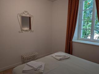 Gîte familial avec piscine chauffée, jardin clos, équipement bébé, au cœur d'une propriété viticole. - FR-1-653-70 - 1