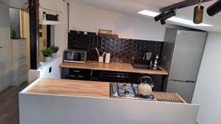 Modern Karolew Apartment - 0