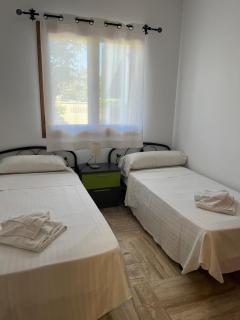 Apartamento planta baja con jardín privado - 1