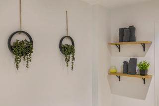 Stylish Two Bedroom Warehouse Apartment - 5