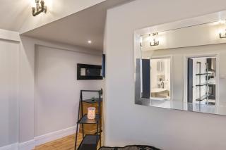 Stylish Two Bedroom Warehouse Apartment - 2