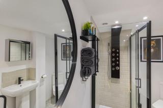 Stylish Two Bedroom Warehouse Apartment - 1