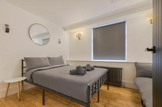 Stylish Two Bedroom Warehouse Apartment - 1