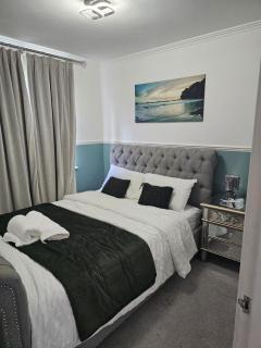 Stylish 5-Bed Solihull Stay Near NEC & Airport - Solihull - 4