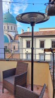 Sunny home with roof patio - 7