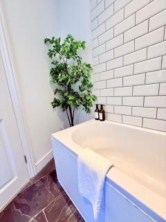 Lorne House-Near Centre-Free Parking-Sleeps 8 - 3