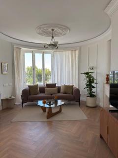 Iberia Urban Center 8 - 0