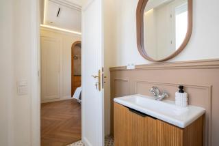 Iberia Urban Center 8 - 2