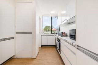 Harbour View Retreat City Access Local Charm - 3