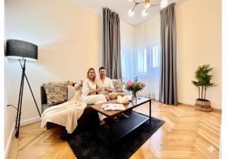 Woodie Apartment with Modern Design near Piata Unirii - 0