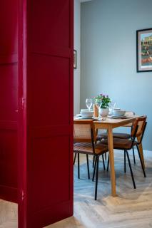 Stunning High Street Hideaway in Cheltenham - 5