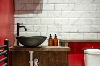 Stunning High Street Hideaway in Cheltenham - 4