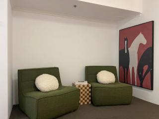 The Relaxation CBD w Parking Desk Gym Pool - 4