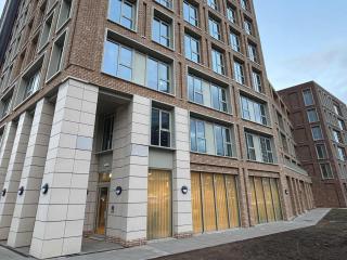 Skyline Serenity- New 1Bed Apartment Free Parking - 7