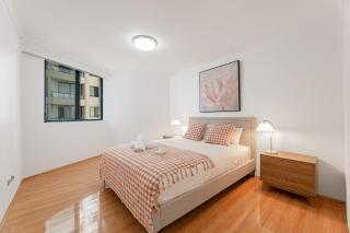 The Interlink CBD w Parking Desk Gym Pool - 6