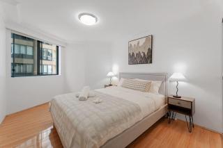 The Interlink CBD w Parking Desk Gym Pool - 5