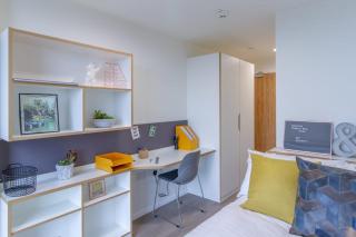 For Students Only Bridge Street Cardiff - 6