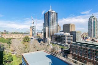 Skyline & City Pulse w Parking Desk Gym Pool - 7