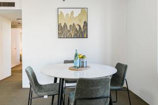 Skyline & City Pulse w Parking Desk Gym Pool - 4